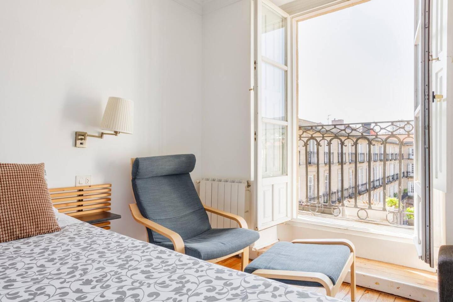 Plaza Nueva Habitaciones Bilbao Pokoj fotografie