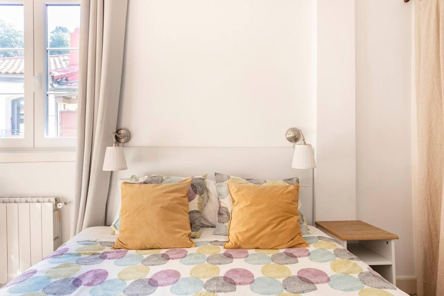 Plaza Nueva Habitaciones Bilbao Pokoj fotografie
