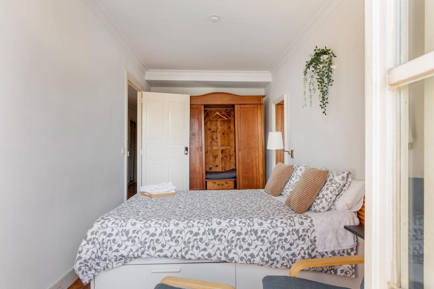 Plaza Nueva Habitaciones Bilbao Pokoj fotografie